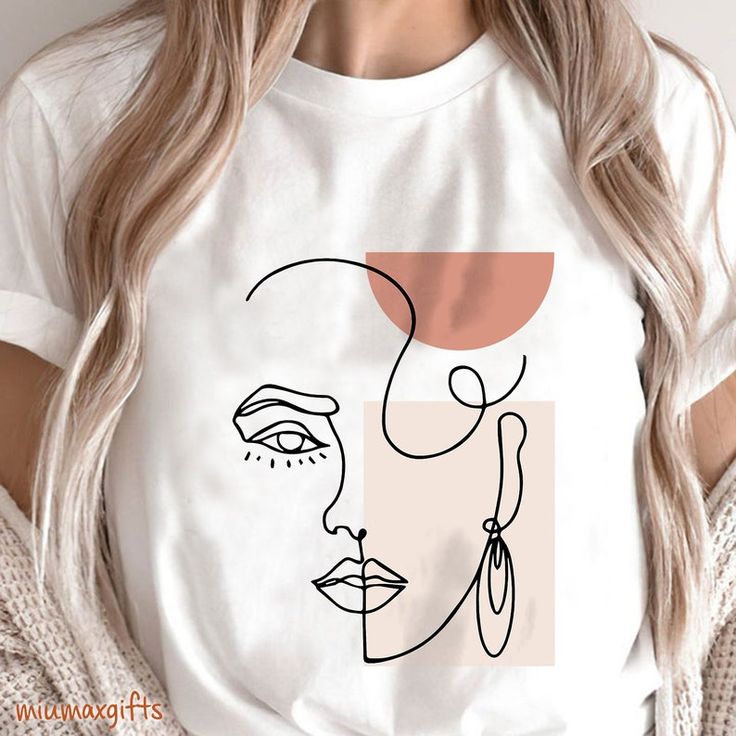  Infuse an artistic flair into your couple's wardrobe with personalised face shirts featuring abstract artwork. 